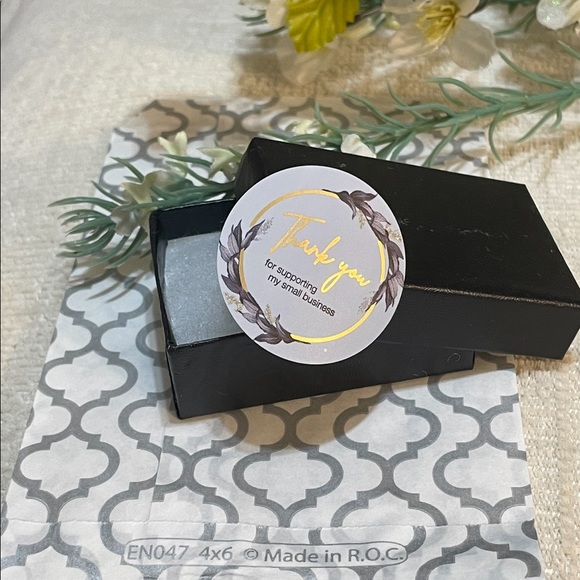 Solid Yellow Gold 14 Karat Half Moon Diamond Cut Stud 8mm mm Earring - Picture 5 of 6